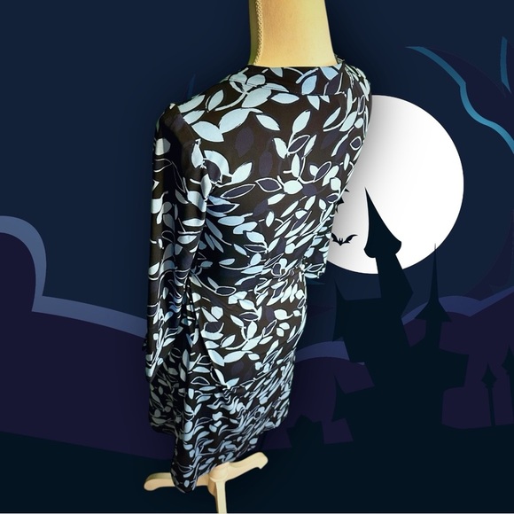 BCBGMaxAzria ‘Adele’ Wrap Dress in “Pacific Blue Combo” Leaf Pattern Size XS - Picture 8 of 11